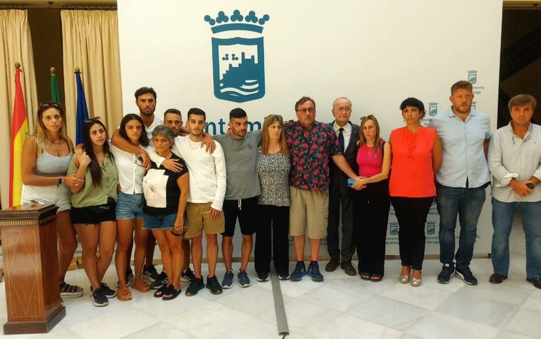 Las familias Soria y Ludvik se reunieron con el alcalde de Málaga Foto: Gentileza Ignacio Soria