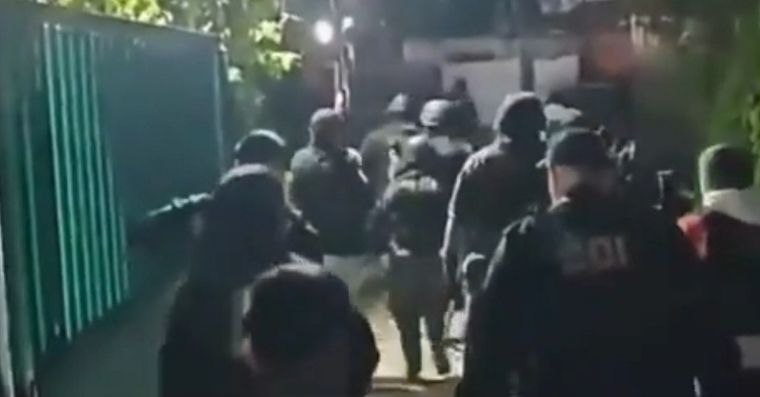 Tres sospechosos fueron detenidos acusados de haber asesinado a un policía en San Martín Foto: Captura de video