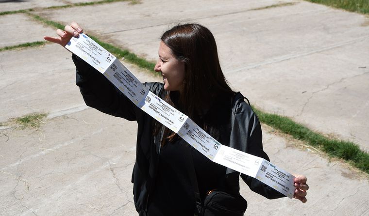 Cientos de hinchas leprosos se llevaron su entrada junto con las de familiares y amigos. Cientos de hinchas leprosos se llevaron su entrada junto con las de familiares y amigos.