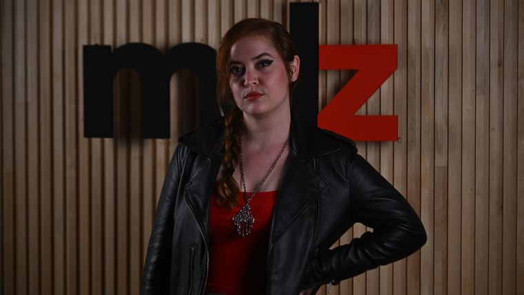 Julia Moreno transitó un largo camino artístico que la llevó a dirigir su propia compañía junto a su socio en una de las ciudades más icónicas del mundo. Julia Moreno transitó un largo camino artístico que la llevó a dirigir su propia compañía junto a su socio en una de las ciudades más icónicas del mundo.