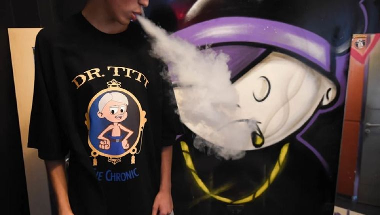 Los jóvenes mendocinos apuestan al streetwear como expresión personal. Foto: Marcos García/MDZ