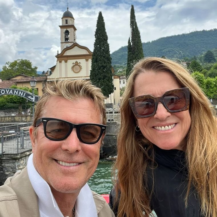 Gabriel Corrado y Constanza Feraud disfrutan de una nueva etapa como padres, recorriendo el mundo para visitar a sus hijos. Gabriel Corrado y Constanza Feraud disfrutan de una nueva etapa como padres, recorriendo el mundo para visitar a sus hijos.