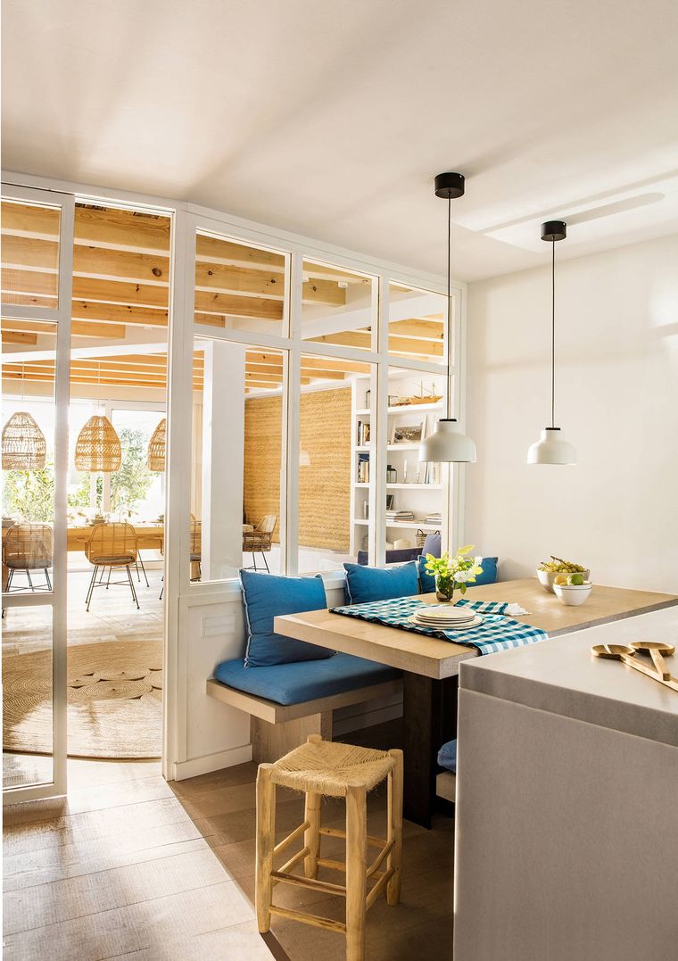 Nueva tendencia en decoración, práctica, moderna, funcional y estética: separar ambientes con revestimientos Foto: Freepik