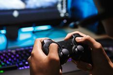 Uno de los síntomas más comunes de esta adicción es descuidar otras actividades importantes como estudiar, hacer la tarea, las relaciones con otros niños y el autocuidado.