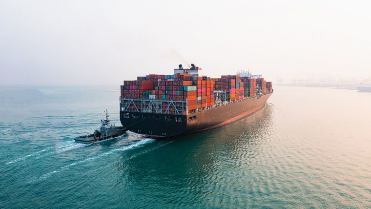 El “China-Europe Arctic Express” reduce a 18 días el tránsito marítimo entre Asia y Europa, frente a los más de 30 días de la ruta por Suez.