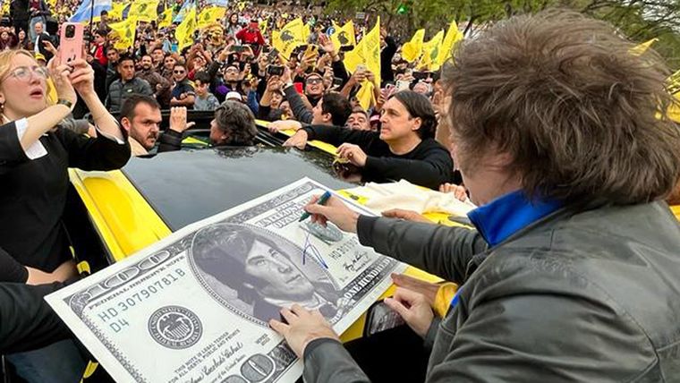 En las elecciones se decir sobre el plan de dolarización de Javier Milei Foto: NA