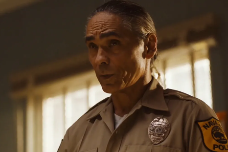 Zahn McClarnon protagoniza Vientos oscuros, el nuevo fenómeno criminal de Netflix. /Netflix