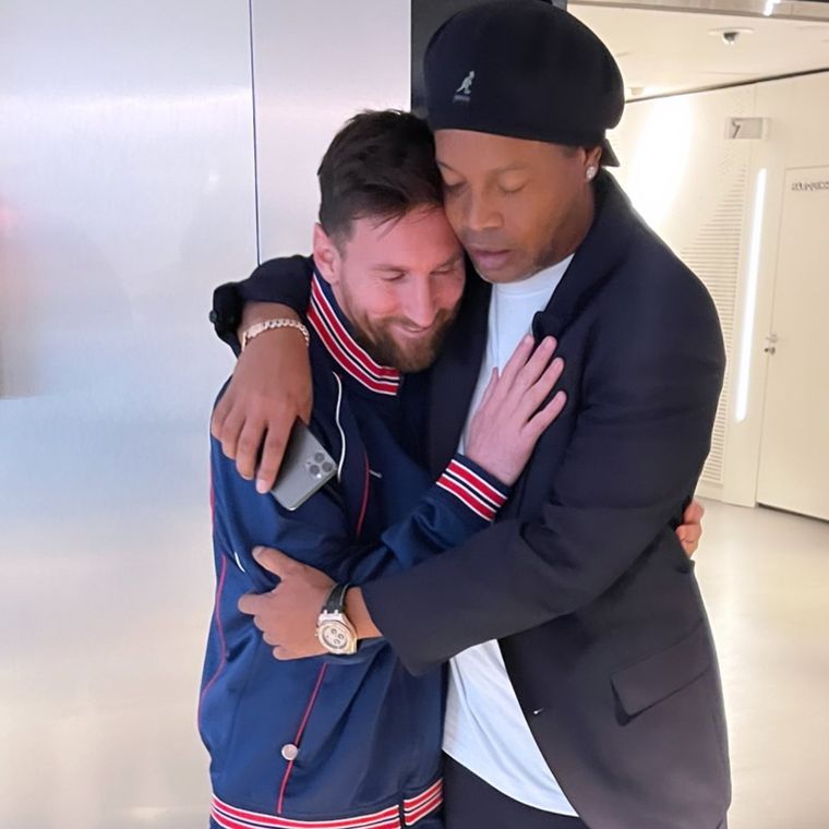 El astro brasileño no escatimó elogios para su amigo. Foto: Instagram @ronaldinho