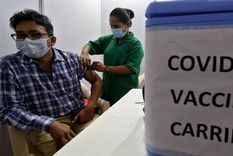 Los mitos sobre las vacunas son una de las barreras en la lucha contra la Covid-19. Foto: REUTERS