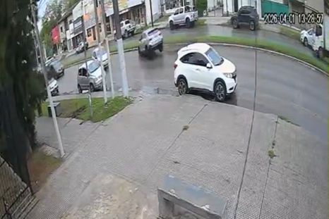 Un ex Boca protagonizó un fuerte accidente vial. Por suerte, no pasó a mayores. Un ex Boca protagonizó un fuerte accidente vial. Por suerte, no pasó a mayores.