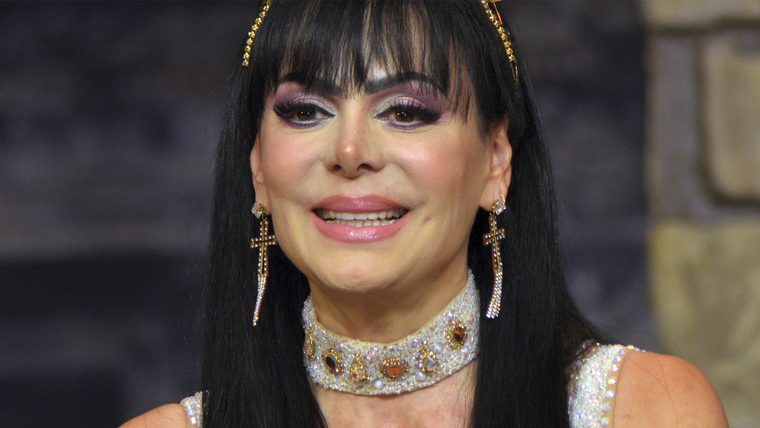 Maribel Guardia conquistó las redes con un coqueto vestido de flecos.