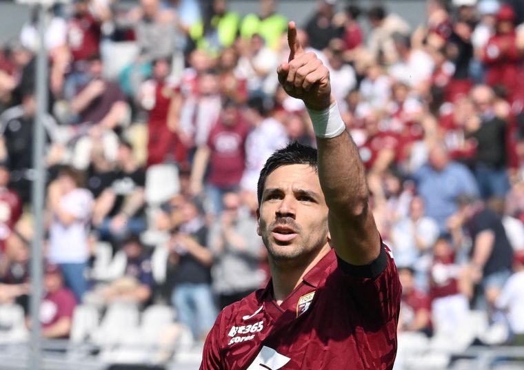 Giovanni Simeone rompió una marca histórica en Italia y crece el interés de River para repatriarlo.