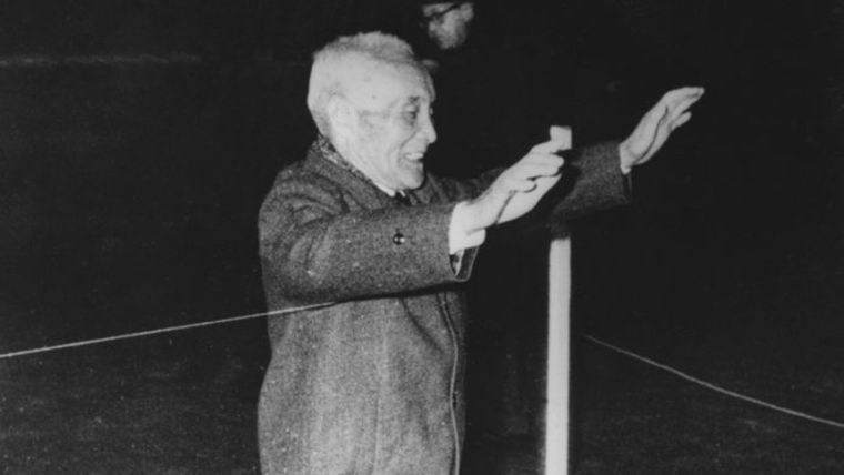 Shizo Kanakuri cruzando la meta luego de 54 años