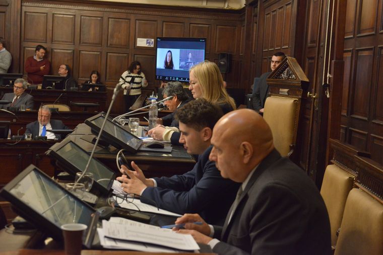 La Cámara de Senadores eligió a sus miembros de la Comisión del Jury de Enjuiciamiento. La Cámara de Senadores eligió a sus miembros de la Comisión del Jury de Enjuiciamiento.