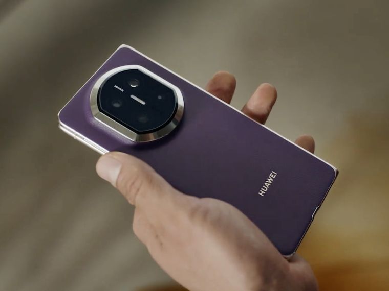 Con un peso de apenas 235 gramos, el plegable de Huawei es tan liviano como un smartphone convencional de gran formato. Con un peso de apenas 235 gramos, el plegable de Huawei es tan liviano como un smartphone convencional de gran formato.