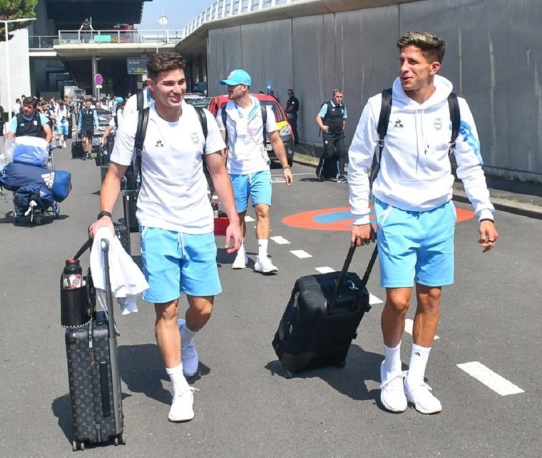 Los atacantes compartieron con la camiseta de la Selección argentina. Foto: Archivo