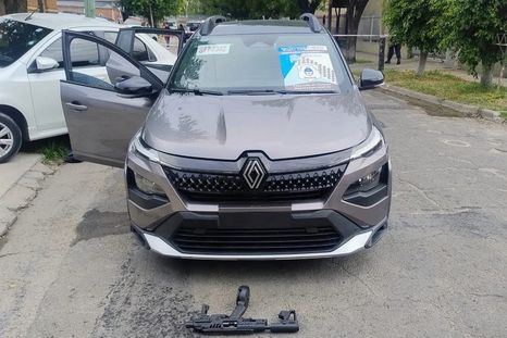 El cantante “Ponte Perro” fue víctima de un violento asalto en su vivienda del partido bonaerense de Ituzaingó que derivó en una persecución, un tiroteo y la muerte de uno de los delincuentes. El cantante “Ponte Perro” fue víctima de un violento asalto en su vivienda del partido bonaerense de Ituzaingó que derivó en una persecución, un tiroteo y la muerte de uno de los delincuentes.