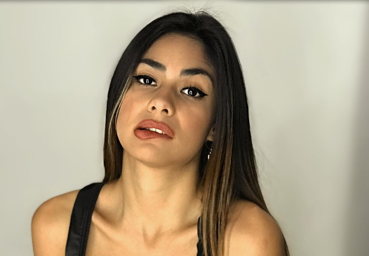 La ex participante de Gran Hermano está construyendo su presencia mediática con sus osados looks. Foto: Instagram @danielacelis01