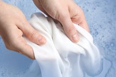 Deja tus prendas como nueva con un sencillo truco viral Foto: Shutterstock Deja tus prendas como nueva con un sencillo truco viral Foto: Shutterstock