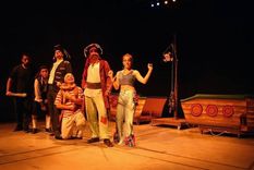 los piratas del m.a.r. llenan de aventuras la nave cultural