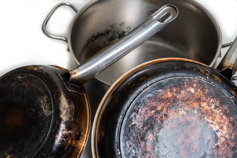 Tres consejos para limpiar una olla quemada fácilmente y sin dañarla Hoy traemos la solución para que tus ollas de cocina queden relucientes. Foto: Shutterstock