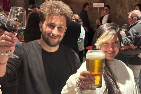 ¿Vino o cerveza? ¡Vino y cerveza! ¿Vino o cerveza? ¡Vino y cerveza!