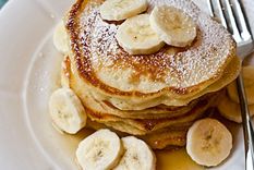 Panqueques de banana que se hacen con dos cosas.