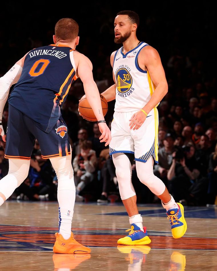 Stephen Curry deberá someterse a estudios médicos para determinar la gravedad de su lesión en el tobillo. Foto: @StephenCurry30