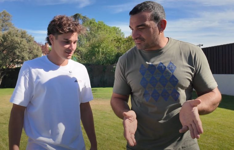El ex capitán de Los Pumas, Agustín Creevy, entrevistó a Julián Álvarez.&nbsp;
