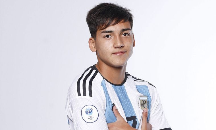 Ian Rubiabre será blindado por River con una cláusula de 25 millones de euros. Foto: @Selecciónargentina