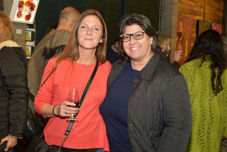 Lenka Bajda y Rebeca Sarelli. Lenka Bajda y Rebeca Sarelli.