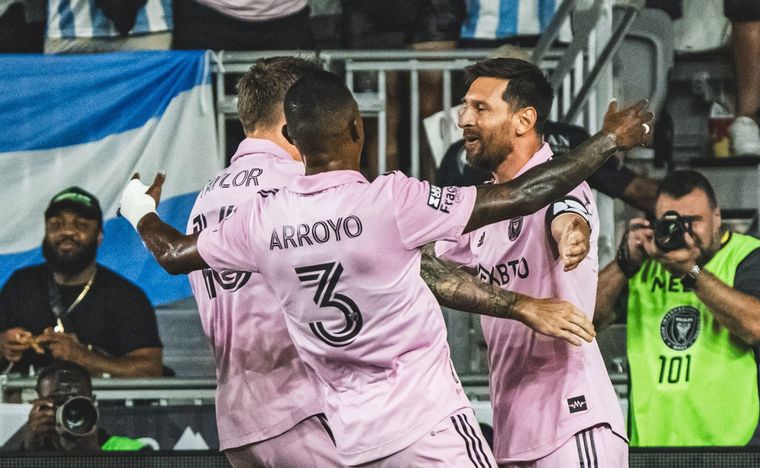 Messi celebra con Taylor tras anotar un gol con su asistencia ante Orlando. Foto: Inter Miami