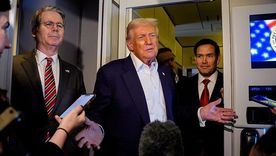 Donald Trump acompañado del secretario del Tesoro, Scott Bessent, y del secretario de Estado, Marco Rubio. Donald Trump acompañado del secretario del Tesoro, Scott Bessent, y del secretario de Estado, Marco Rubio.