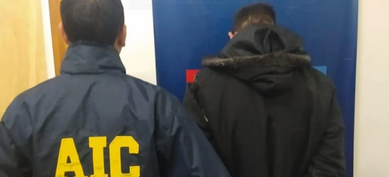 Mujer detenida por producir y comercializar contenido sexual de su hija Foto: NA