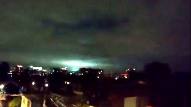Luces observadas durante un terremoto anterior en México. Foto: TWITTER/ORLAHERRERA