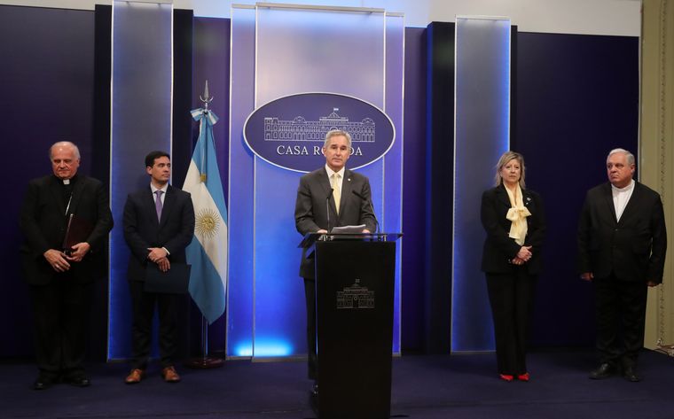 Pablo Quirno y Alejandra Monteoliva encabezaron la conferencia de prensa