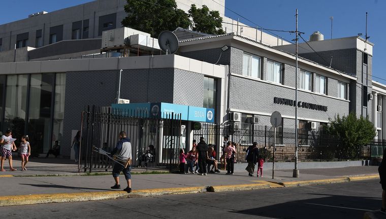 Un joven fue apuñalado en Las Heras y lo operaron en el Hospital Lagomaggiore Foto: ALF PONCE MERCADO / MDZ