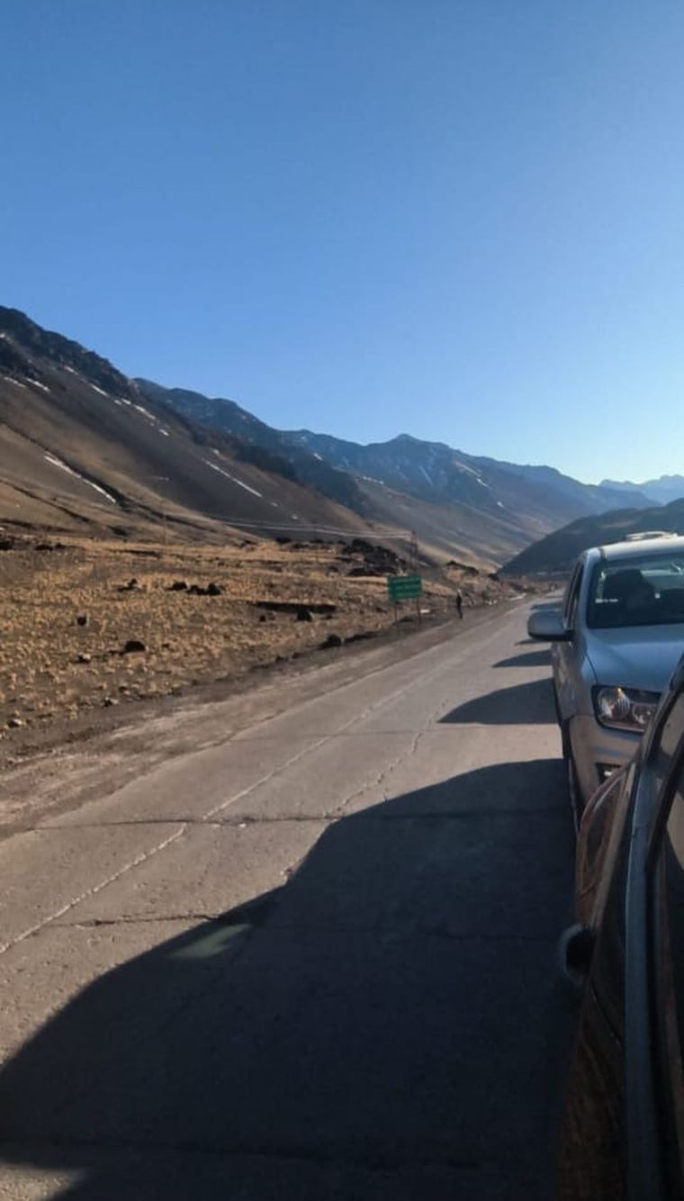 Paso a Chile con demoras este jueves.