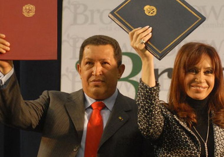 Chávez le presta plata a Argentina, pero a una tasa bastante elevada. Foto: Agencias