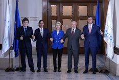 Javier Milei, Luis Lacalle Pou, Ursula von der Leyen, Luis Inacio Lula Da Silva y Santiago Peña en la Cumbre del Mercosur Foto: Noticias Argentinas