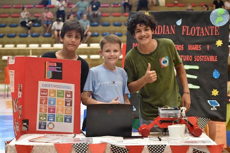 La Escuela de Robótica Misiones ganó el primer premio del Concurso “Inteligencia Artificial en la Escuela Secundaria”, convocado por la Fundación María Paula Alonso de Ruiz Martínez Foto: Escuela de Robótica