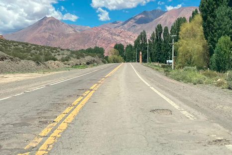 El Gobierno nacional lanzó la licitación para concesionar 2.500 kilómetros de rutas. La ruta 7 en Mendoza, en carpeta. El Gobierno nacional lanzó la licitación para concesionar 2.500 kilómetros de rutas. La ruta 7 en Mendoza, en carpeta.
