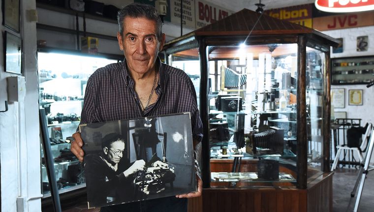 José Vicente con su papá. José Vicente con su papá.