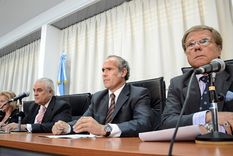 el estado, cuando se pone de acuerdo para hacer algo ilegal, se convierte en una maquina imparable