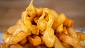 Seguí esta receta de papas fritas con queso cheddar y llevá tus papas al siguiente nivel. Seguí esta receta de papas fritas con queso cheddar y llevá tus papas al siguiente nivel.
