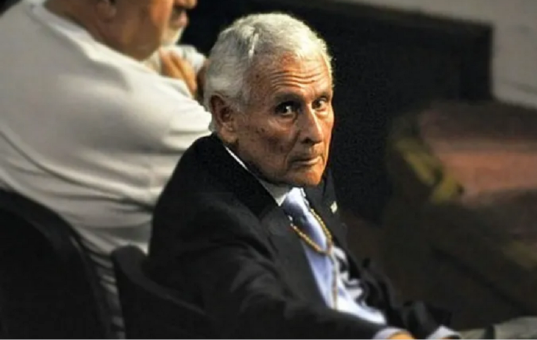 Etchecolatz durante uno de los juicios en su contra Foto: Diputados bonaerenses.