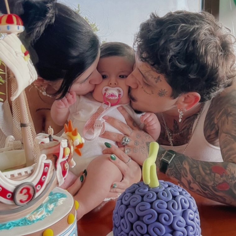 Cazzu y Nodal presentaron a Inti, su primera hija, en redes sociales para celebrar el día del amor Foto: Instagram