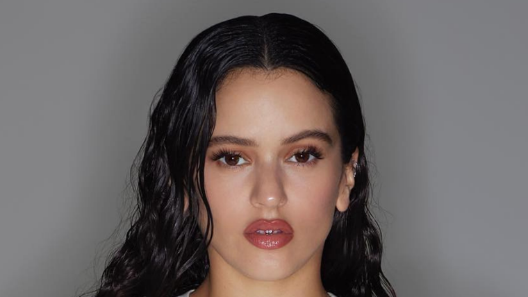 Viral: fan le regaló a Rosalía una tesis que hizo sobre ella Rosalía?? Foto: Archivo