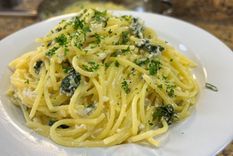 Pasta al limón con pistachos lista en 20 minutos. Foto: Cocina de Armando