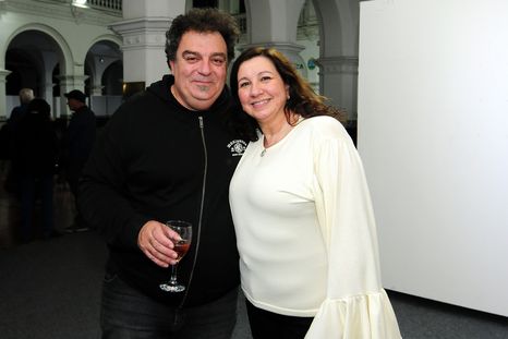 María Sance junto a su esposo Alejandro Vigil. No te pierdas la galería de Sociales, al final de la nota. María Sance junto a su esposo Alejandro Vigil. No te pierdas la galería de Sociales, al final de la nota.